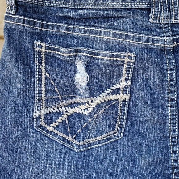 Rue21 Distressed denim mini skirt 7/8 - Picture 4 of 6